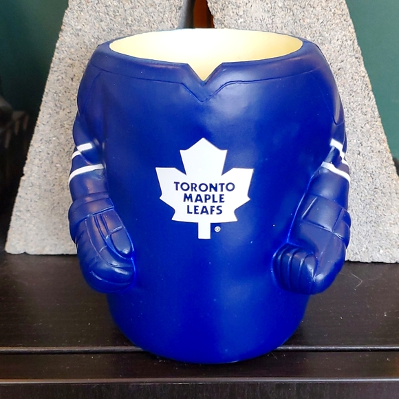 Toronto Maple Leaf Beer Holder/Sleeve - Picture 3 of 3